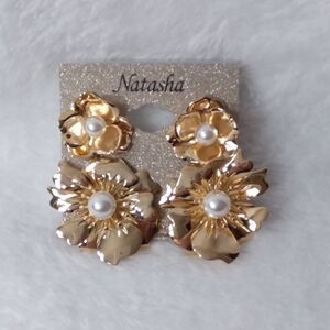 Dangle Pierce Earrings Gold Tone Blossoms Natasha